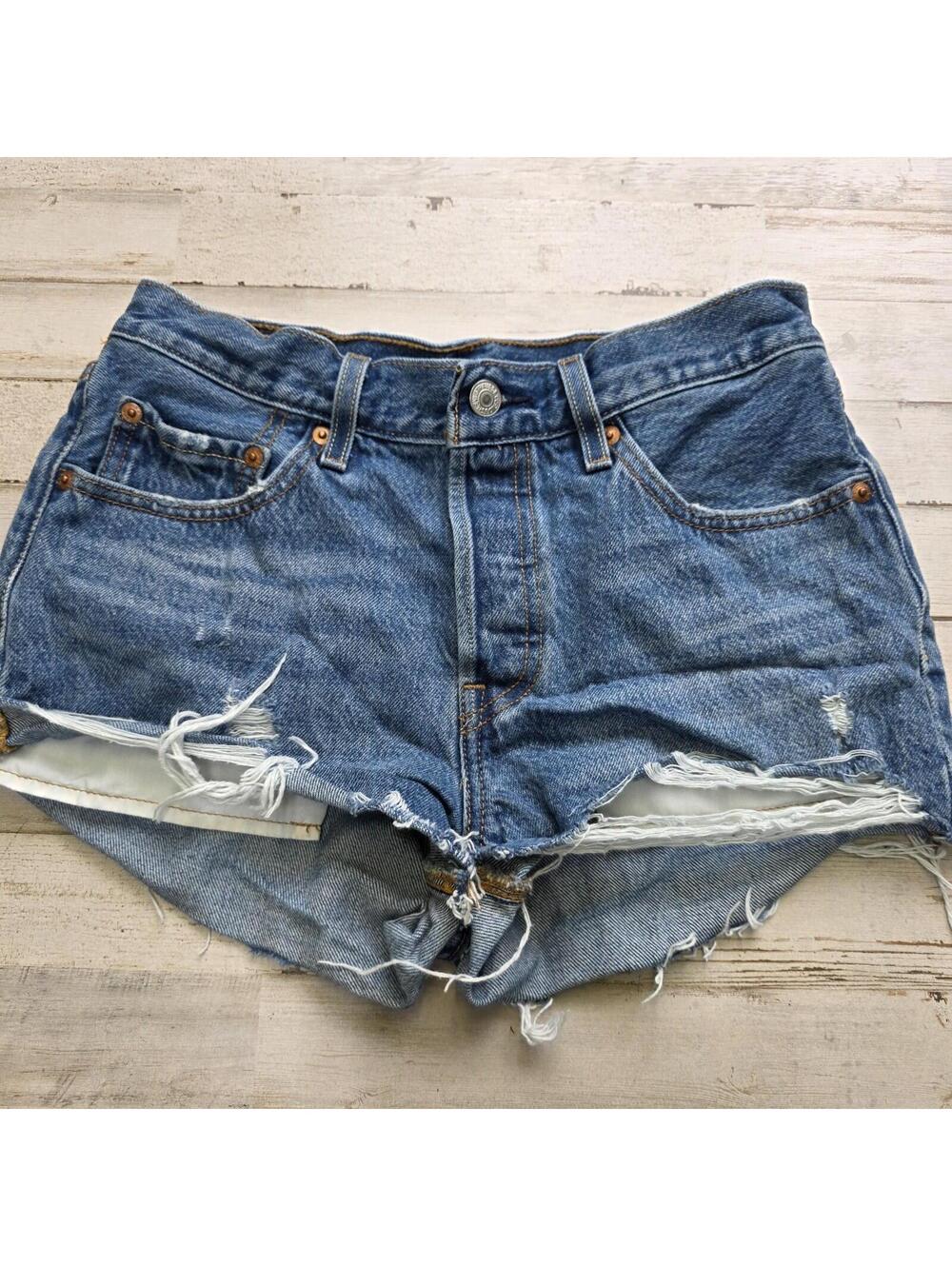 Levi’s 501 Denim Shorts Size 26 100% Cotton Button Fly Raw Hem Daisey Dukes